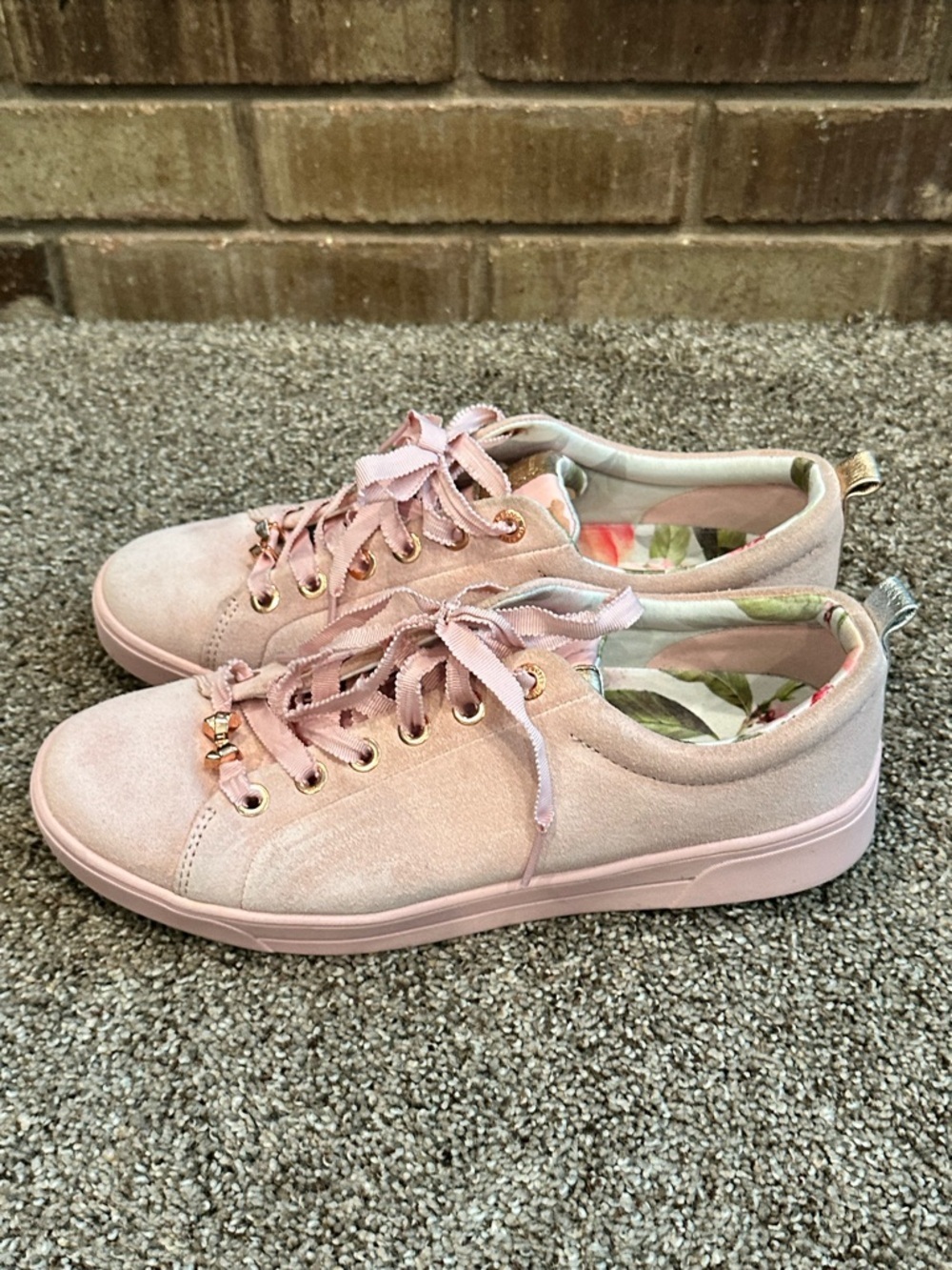 Ted Baker Kelleis Mink Pink Suede Low Top Sneakers Sz 9 • Coquette Balletcore - Picture 3 of 6